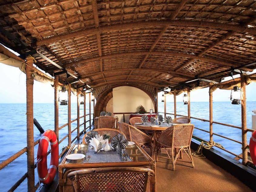 Cocobay Resort Kumarakom Esterno foto